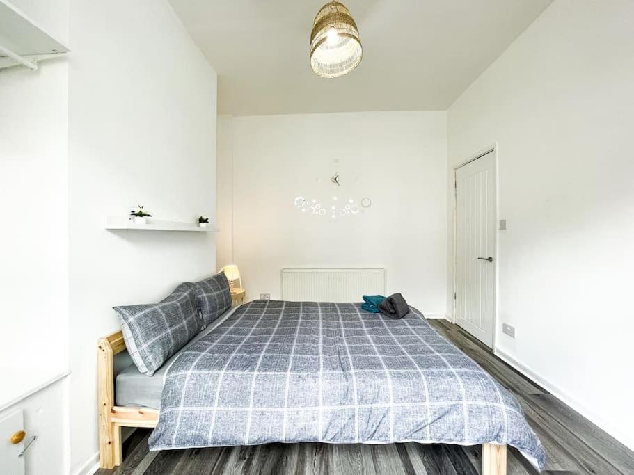 Holiday home Nicely Decorated 4br, W/ Foosball Table And More! *