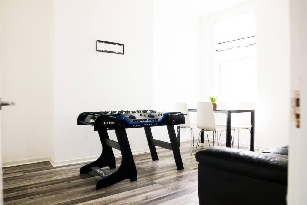 Holiday home Nicely Decorated 4br, W/ Foosball Table And More!
