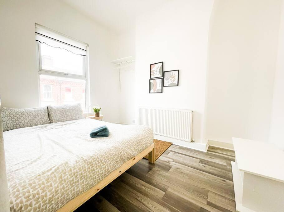 Holiday home Nicely Decorated 4br, W/ Foosball Table And More! Liverpool